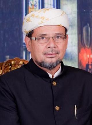 จุฬาราชมนตรี อาศิส พิทักษ์คุมพล