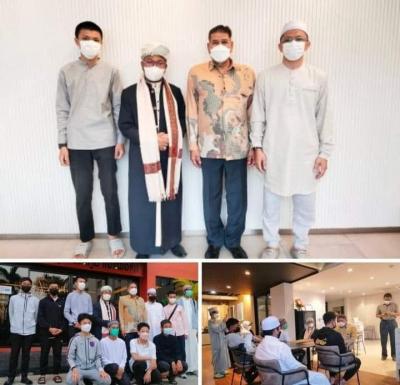 พล.ต.ต.สุรินทร์ ปาราเร่ เลขาธิการคณะกรรมการกลางอิสลามแห่งประเทศไทย ผศ.ดร.อะห์มัด อิสัน ประธานคณะกรรมการอิสลามประจำจังหวัดพัทลุง ร่วมให้โอวาท ดุอา และ ส่งกำลังใจ นศ ทุน 10 ชีวิต ก่อนเดินทางสู่ ประเทศตุรกี